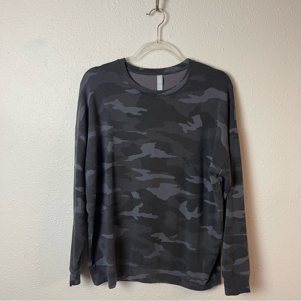 Athleta Studio to Street Camo Sweatshirt Size Medium